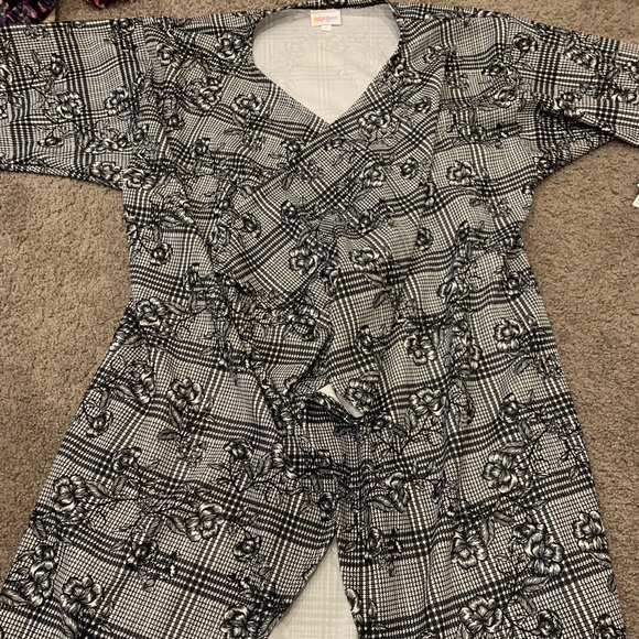LuLaRoe Jackets & Blazers - S Shirley NWT Lularoe